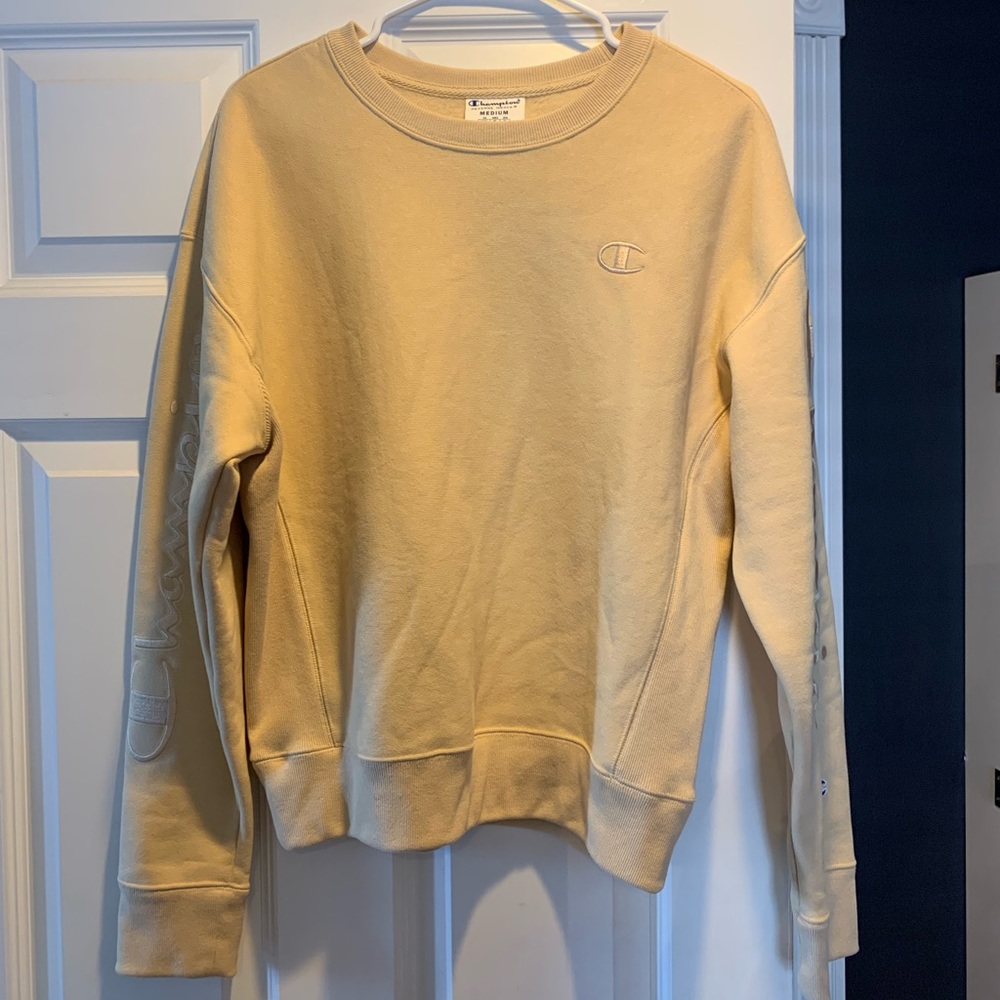 NWOT Adidas Crewneck Sweatshirt.
